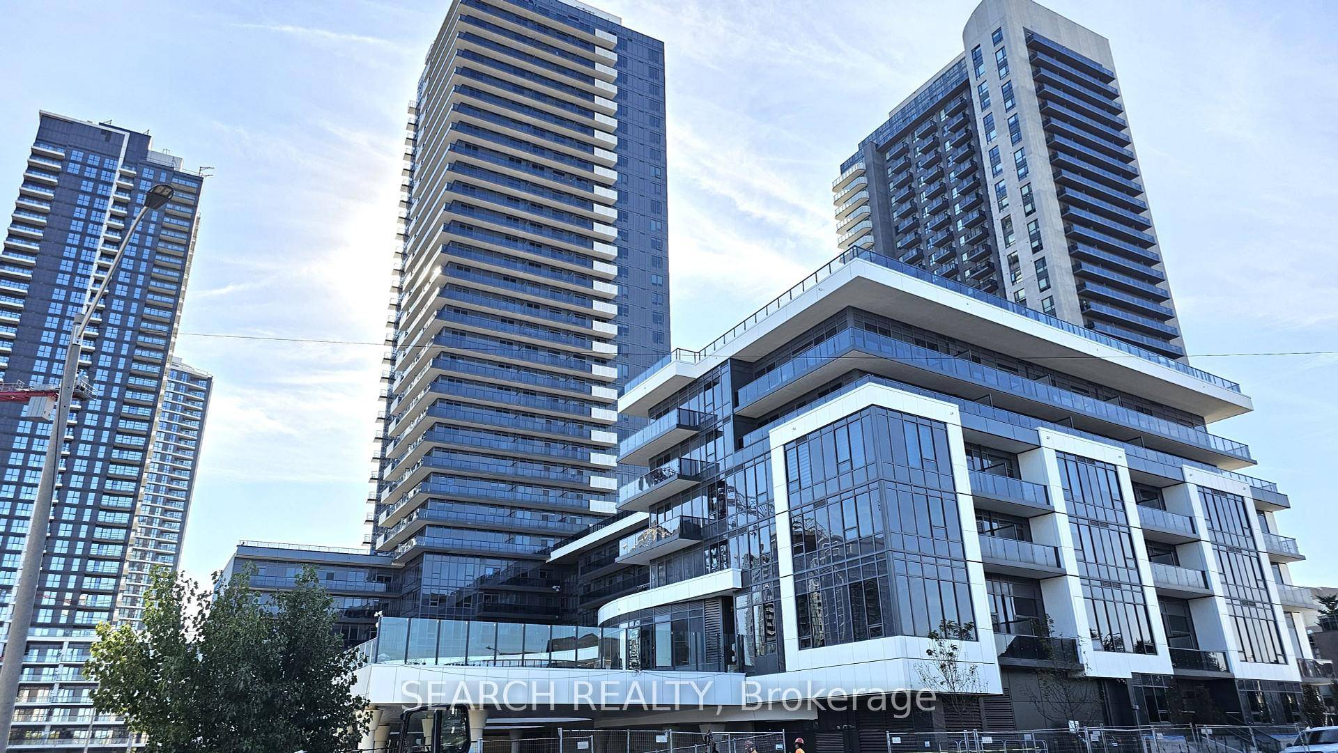 Brand new, never lived in 2 bed, 2 bath corner unit at the highly anticipated Canopy Towers !
