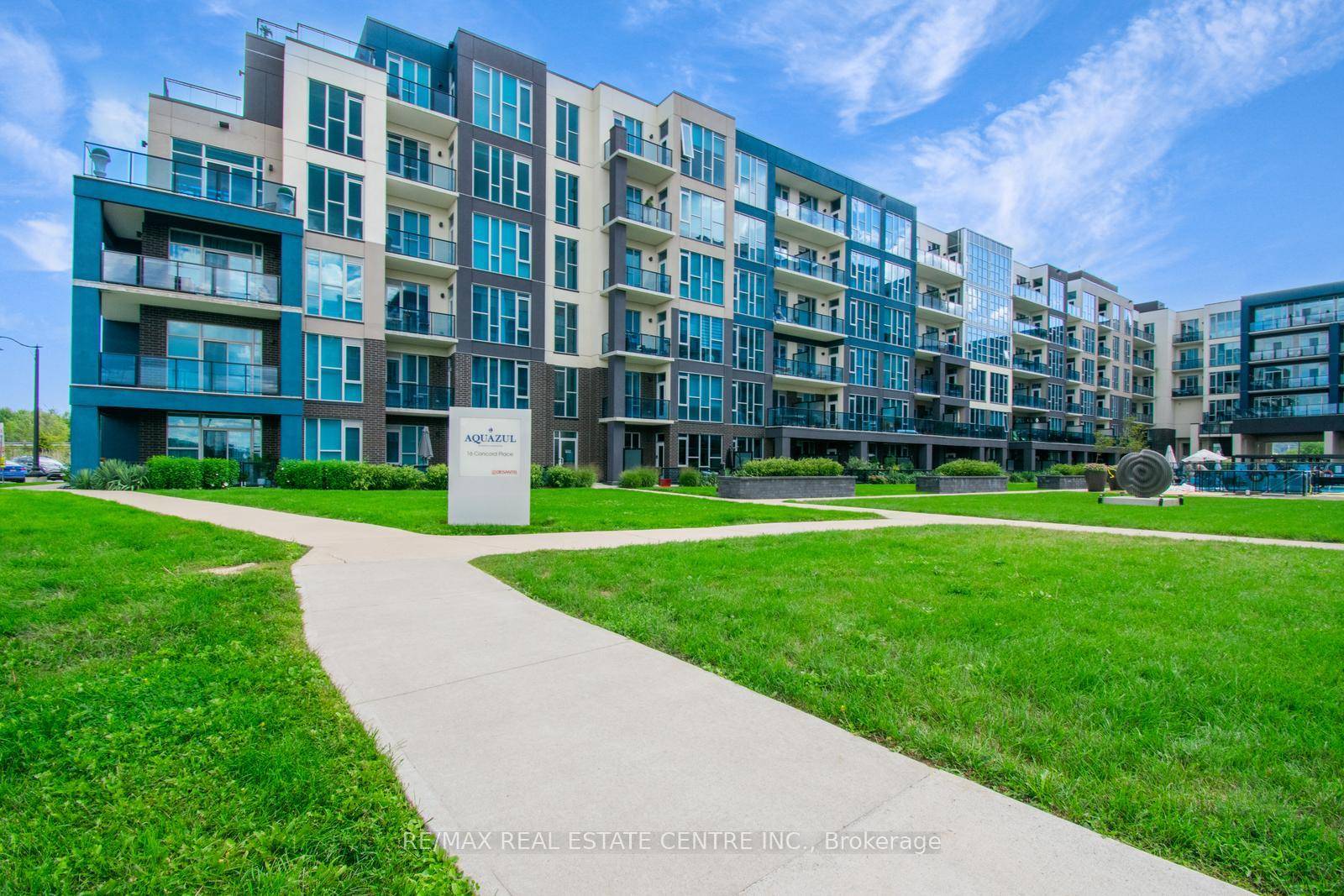 Welcome to Aquazul Resort Style Living in Grimsby on the Lake !