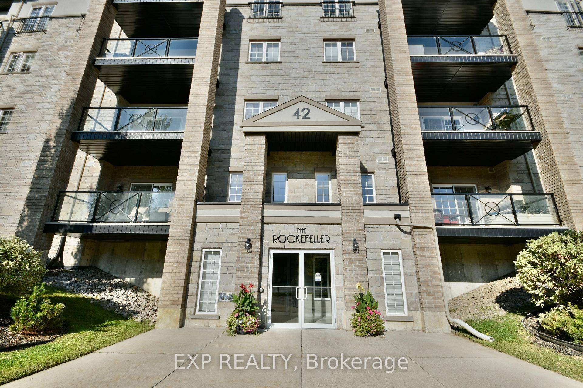Attention Investors ! Welcome to luxury living at 42 Ferndale Dr S, in Barrie's desirable Ardagh community !