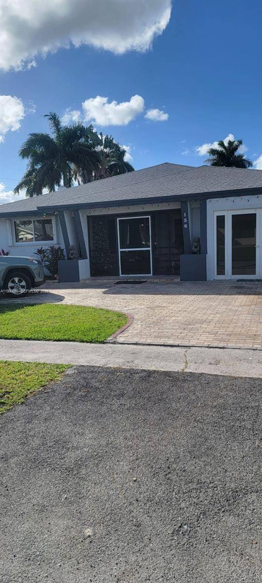 Beautiful 3 bedroom, 2 bathroom home located in East Dania, completely remodeled, featuring one car garage and parking space for 6 cars in front of the house, high end stainless ...
