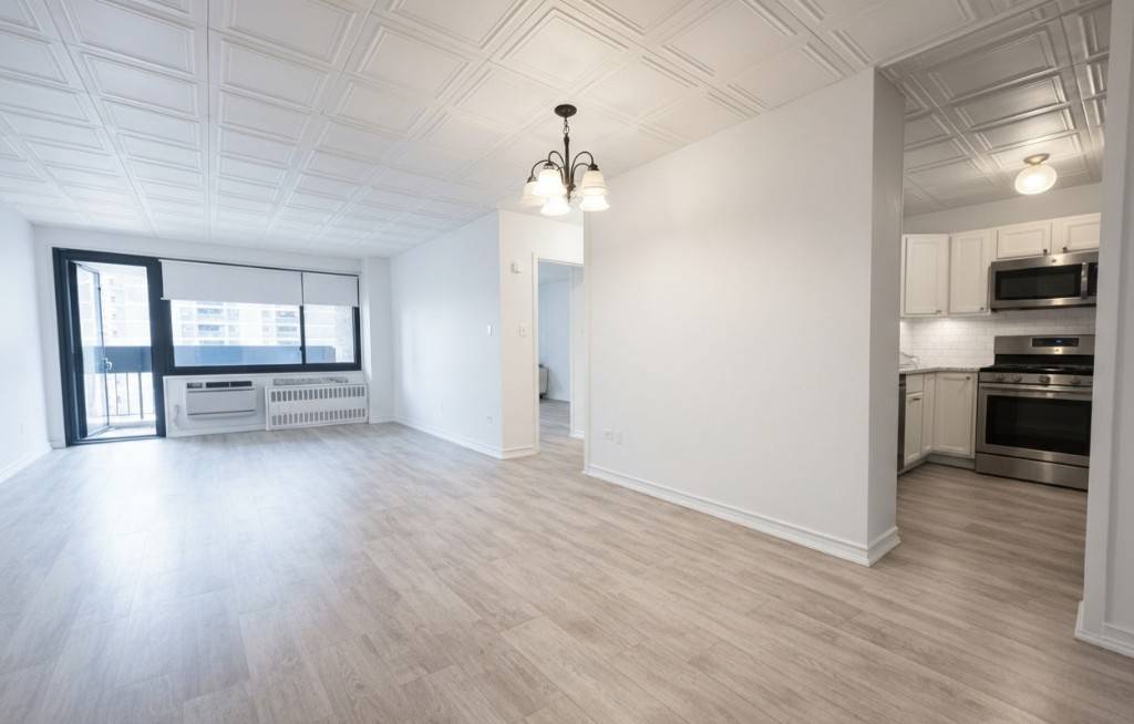 Welcome to this sun drenched, south facing, newly renovated one bedroom showcasing open skyline views at Southbridge Towers one of Manhattans most sought after full service co op communities.