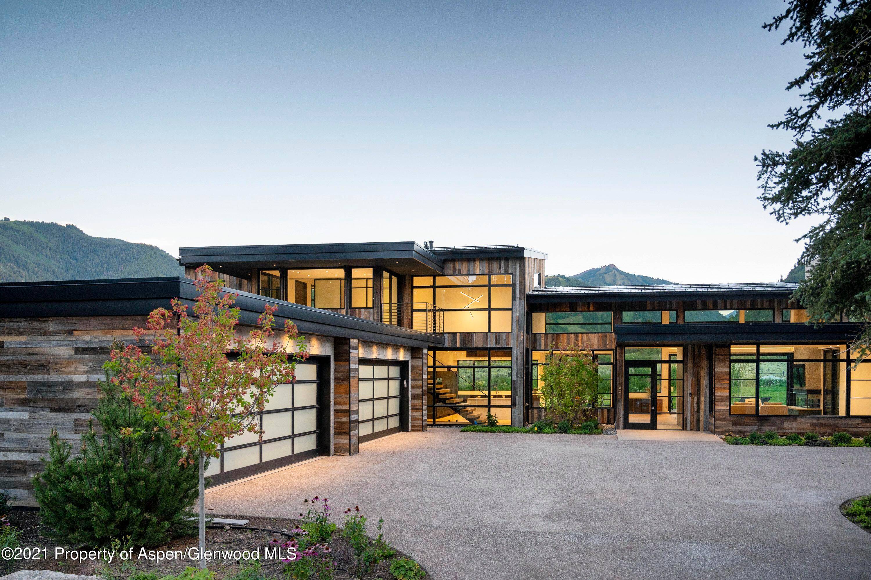 Refuge at Pyramid View Breathtaking views are front and center in this 7700 plus sq.