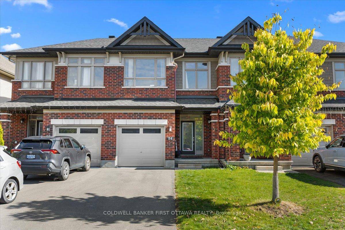 Welcome to 54 Bergschrund Walk an exceptional Richcraft Hudson Executive Townhome, beautifully upgraded and perfectly situated in the sought after Trailsedge community of Orle ans.