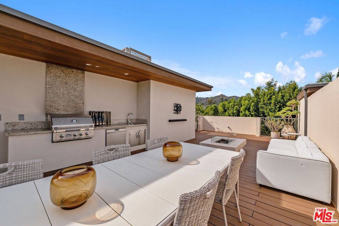 1251 N Formosa Ave 2BR Hollywood Hills East La