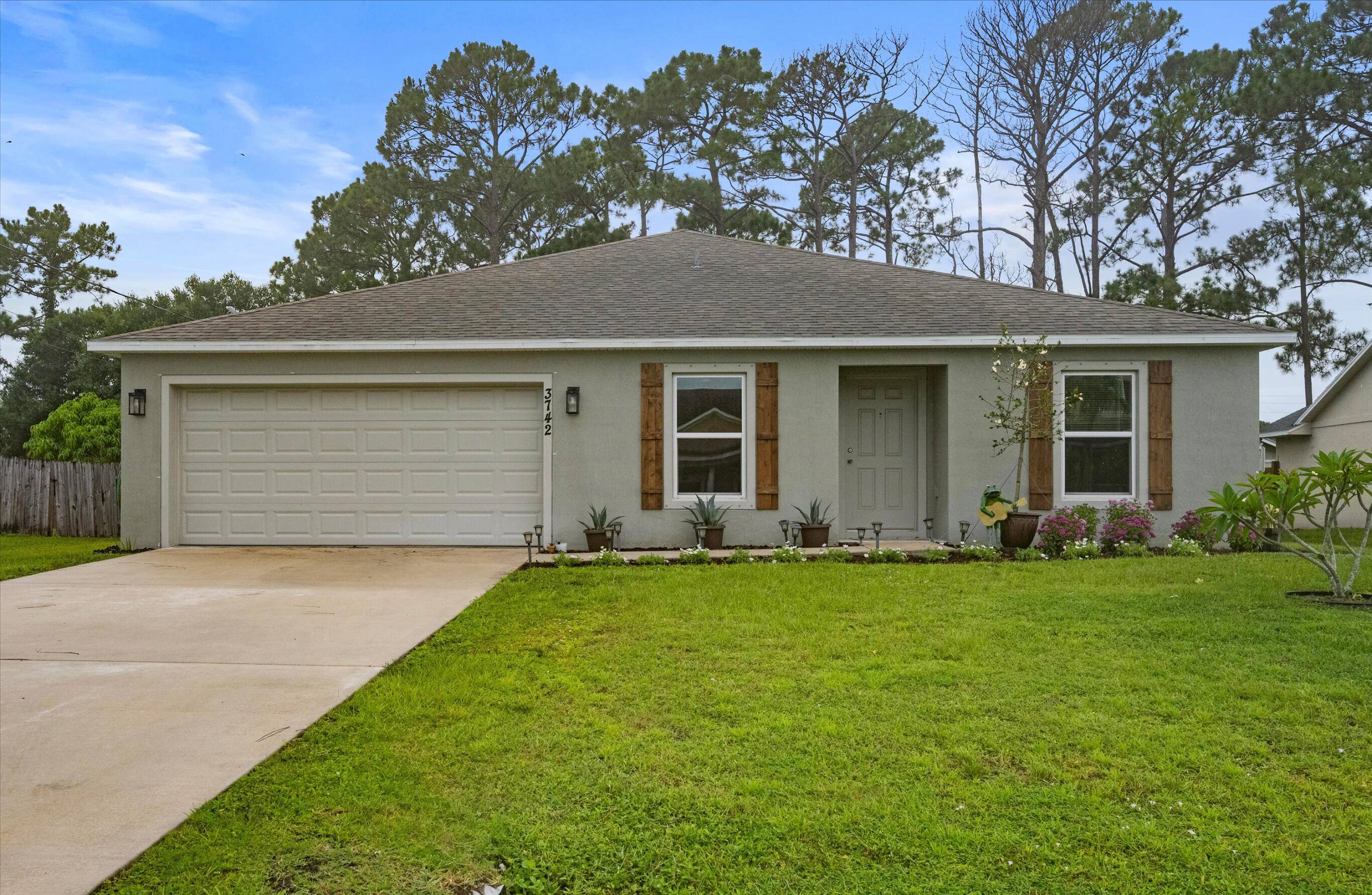 Modern Comfort Meets Florida Living !