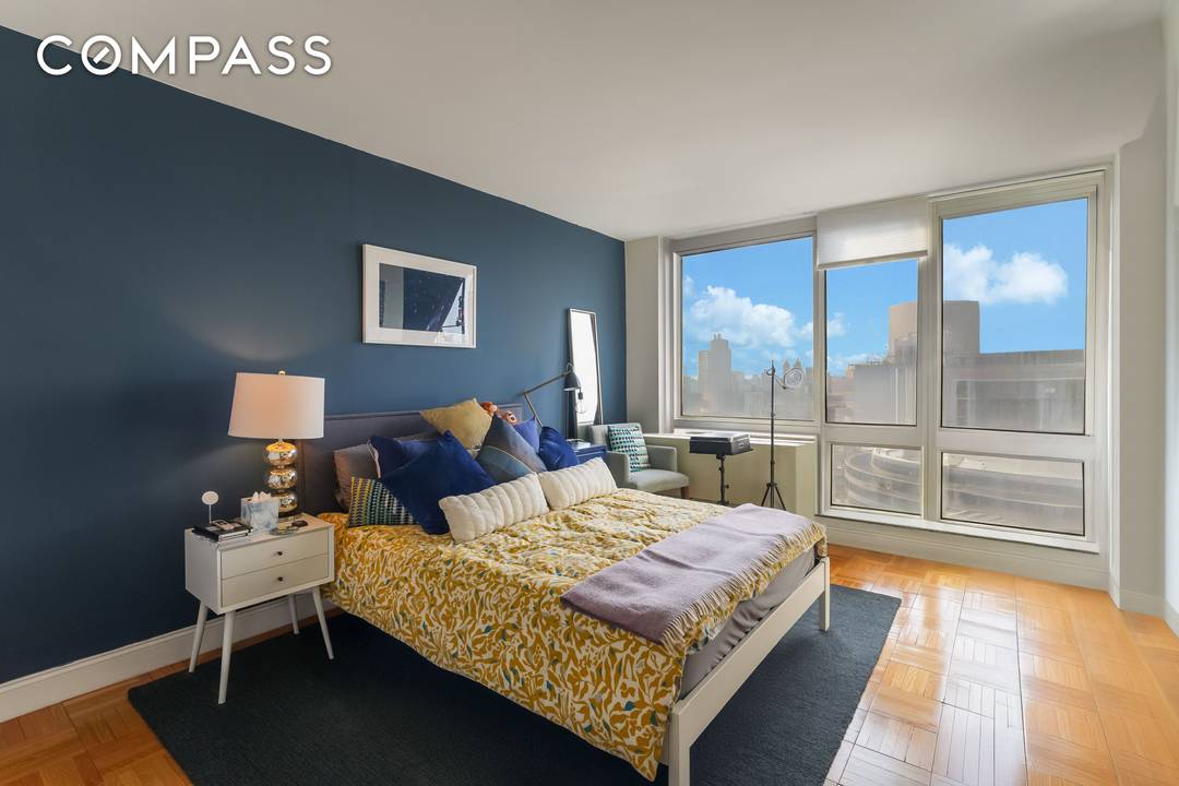High Floor, Sun Filled One Bedroom with Open City Views Perched on the 32nd floor of One Carnegie Hill, this sun drenched one bedroom residence at 215 East 96th Street ...