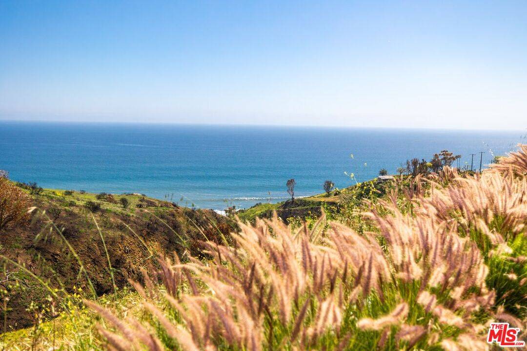 20704   Eagle pass Dr Malibu La