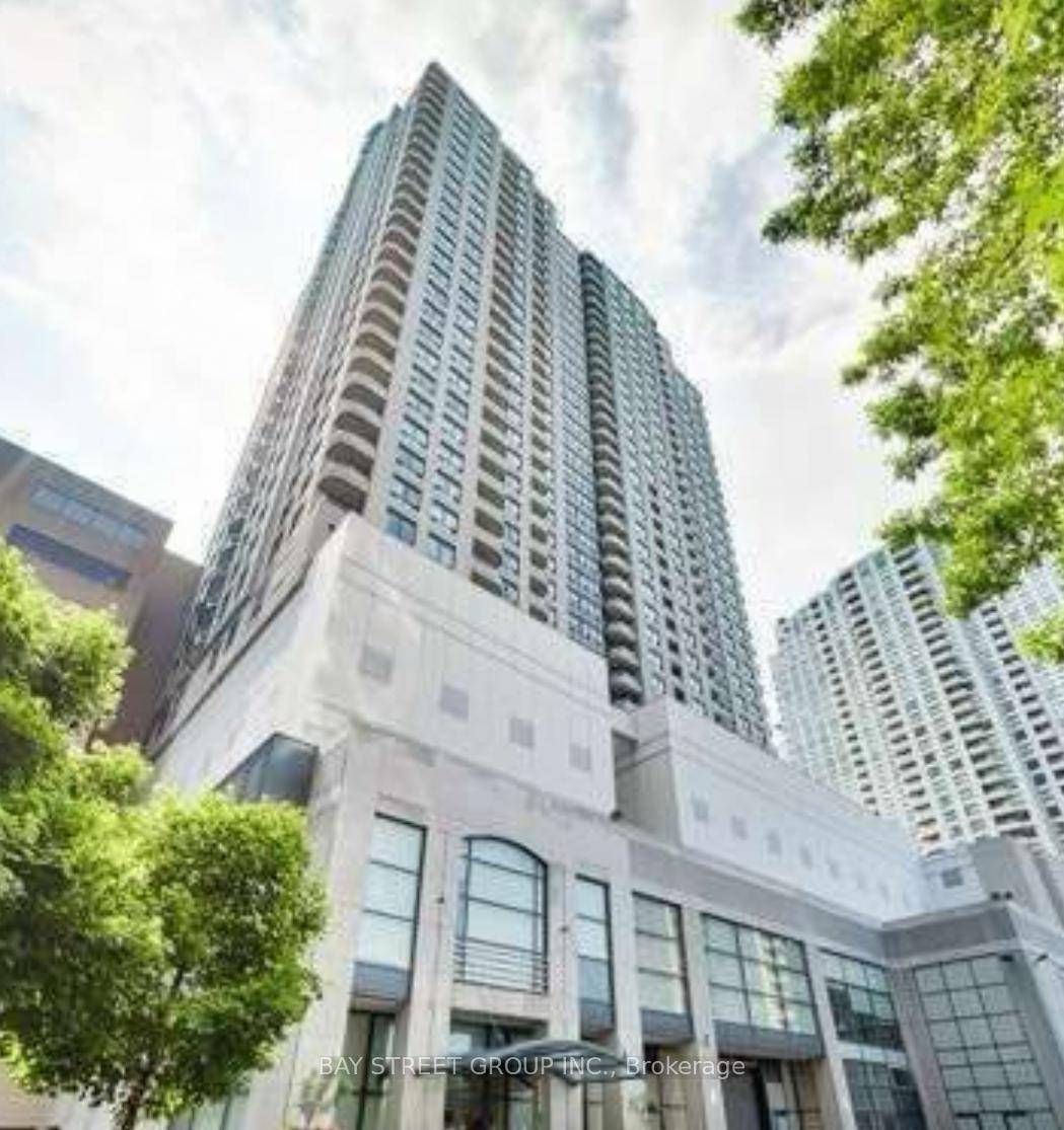 Prime North York location luxury well managed building beautiful unobstructed East view direct access to subway station, Loblaws, LCBO, Empress Walk mall, shops, restaurants, cinema walk to library, swimming pool, ...