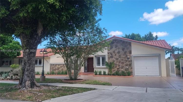 Excellent Westchester Location !