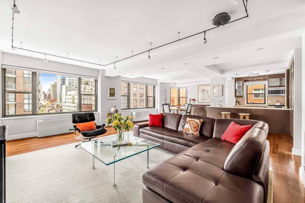 Residence 12HJ is an expansive corner home situated on a coveted high floor.