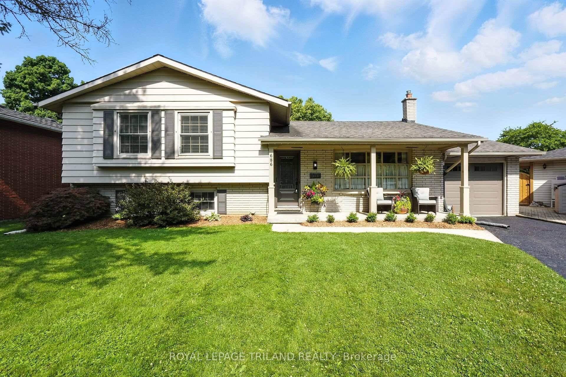 Welcome to Your Dream Family Home in Northridge !