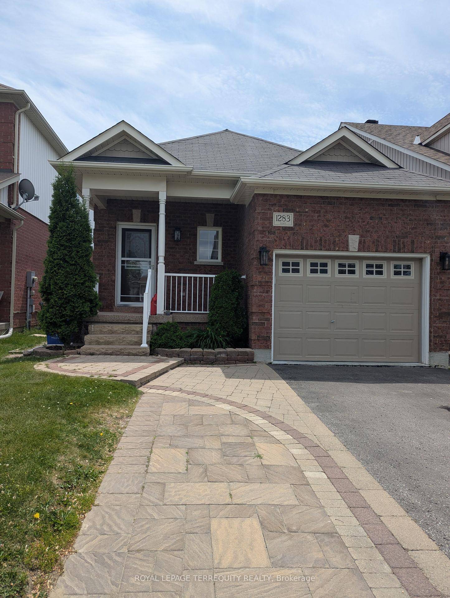 Welcome to this Beautiful, Clean, Well maintained Main Floor Bungalow featuring 2 spacious Bedrooms with hardwood floors and a large modern semi ensuite Bathroom.