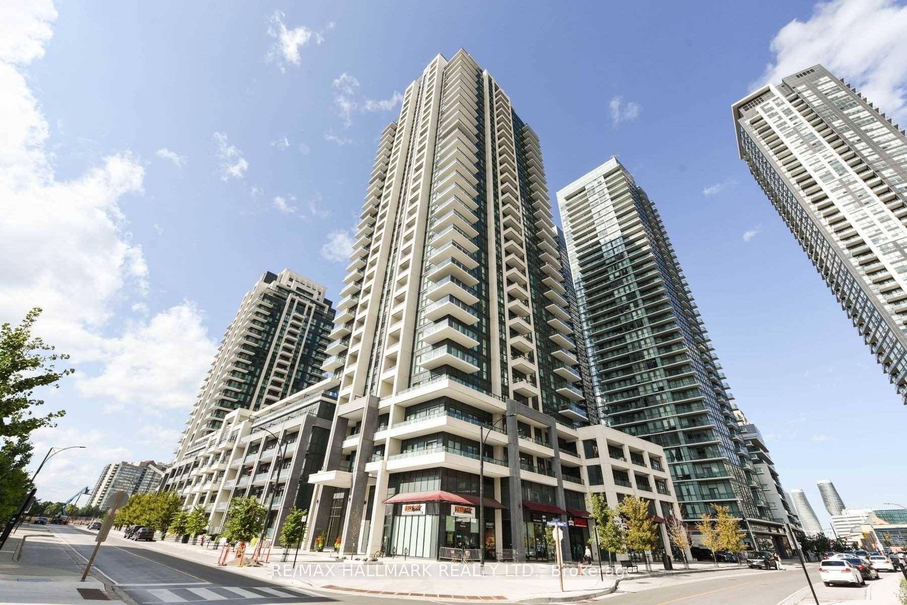 Welcome to this Bright amp ; Spacious 1 Bedroom Unit In Square One Area.