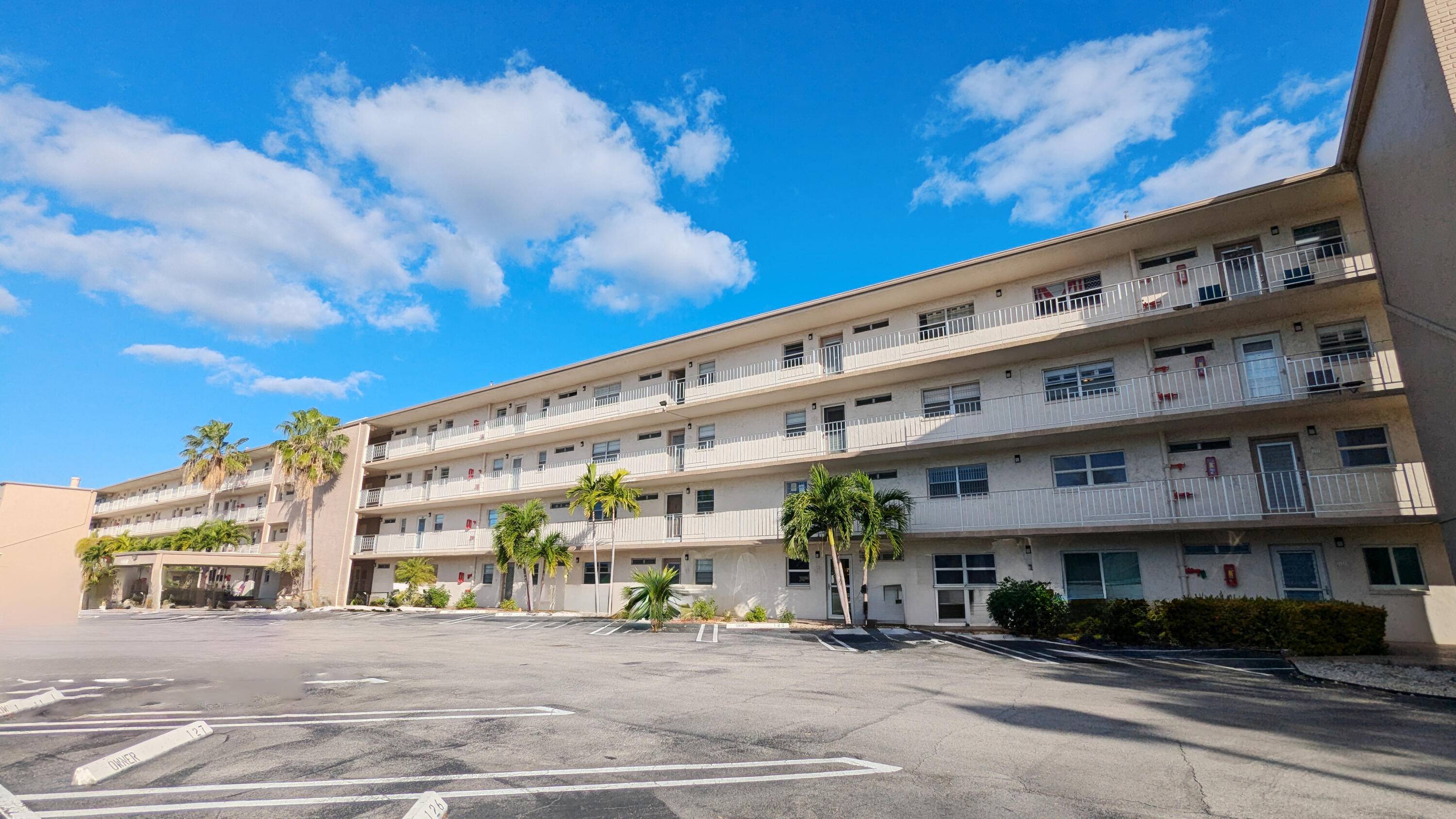 Fully renovated 2 bedroom, 2 bathroom condo at 2601 NE 3rd Ct, Boynton Beach.