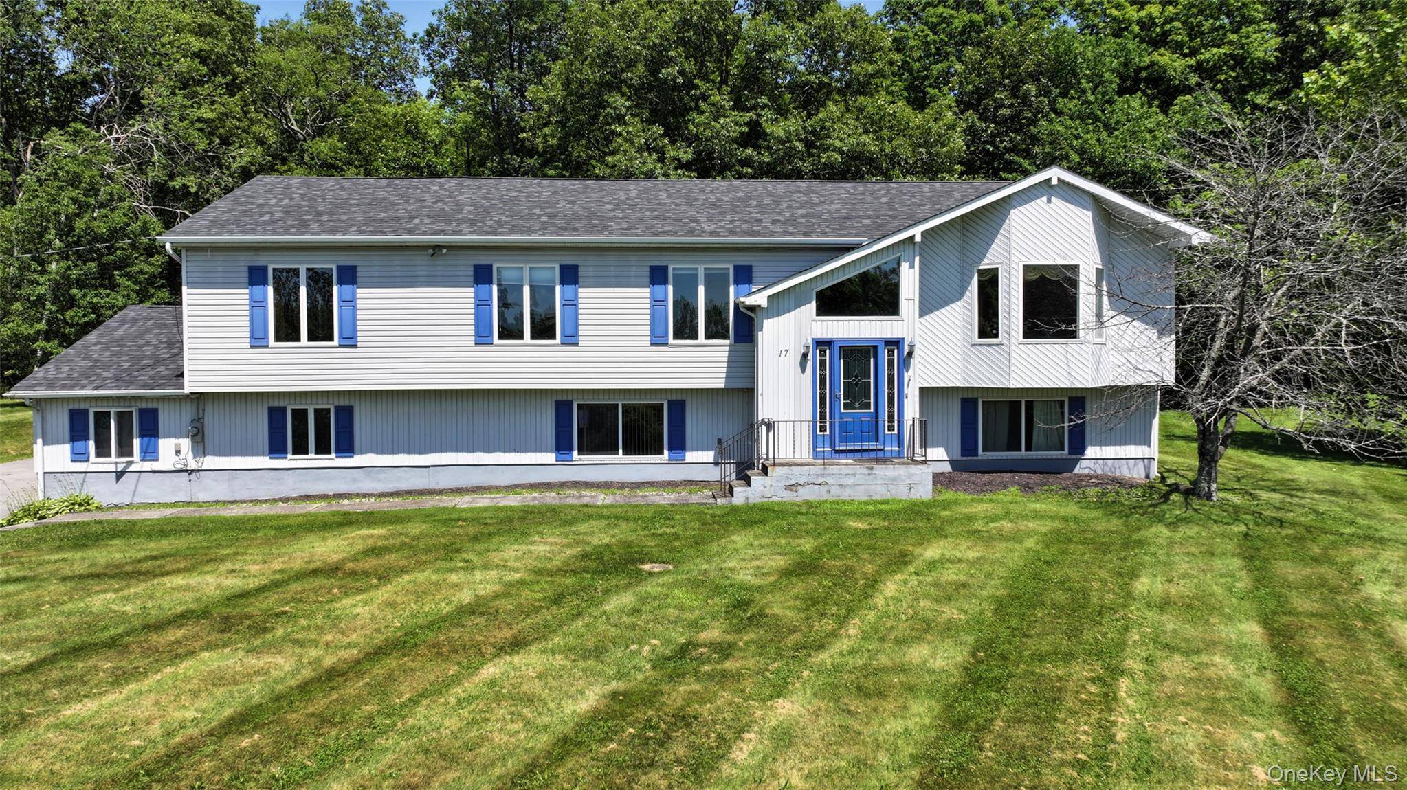 Welcome to 17 Purdy Lane, a spacious and well maintained raised ranch set on a full acre in the town of New Windsor, within the Cornwall Central School District.