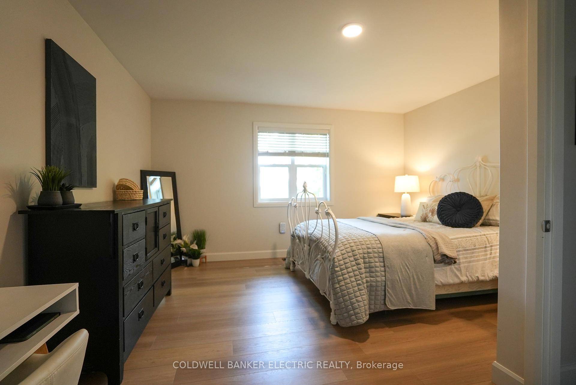 With scenic views of the Trent River from the front porch, this 3 year old custom built bungalow on a double wide lot is designed to impress and deliver on ...