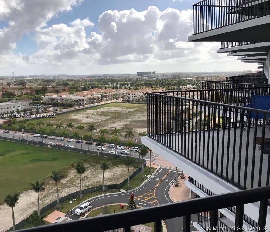 High rise Luxury Condo 2 2 in the Heart of Downtown Doral with amazing views of Downtown Doral amp ; Skyline view.