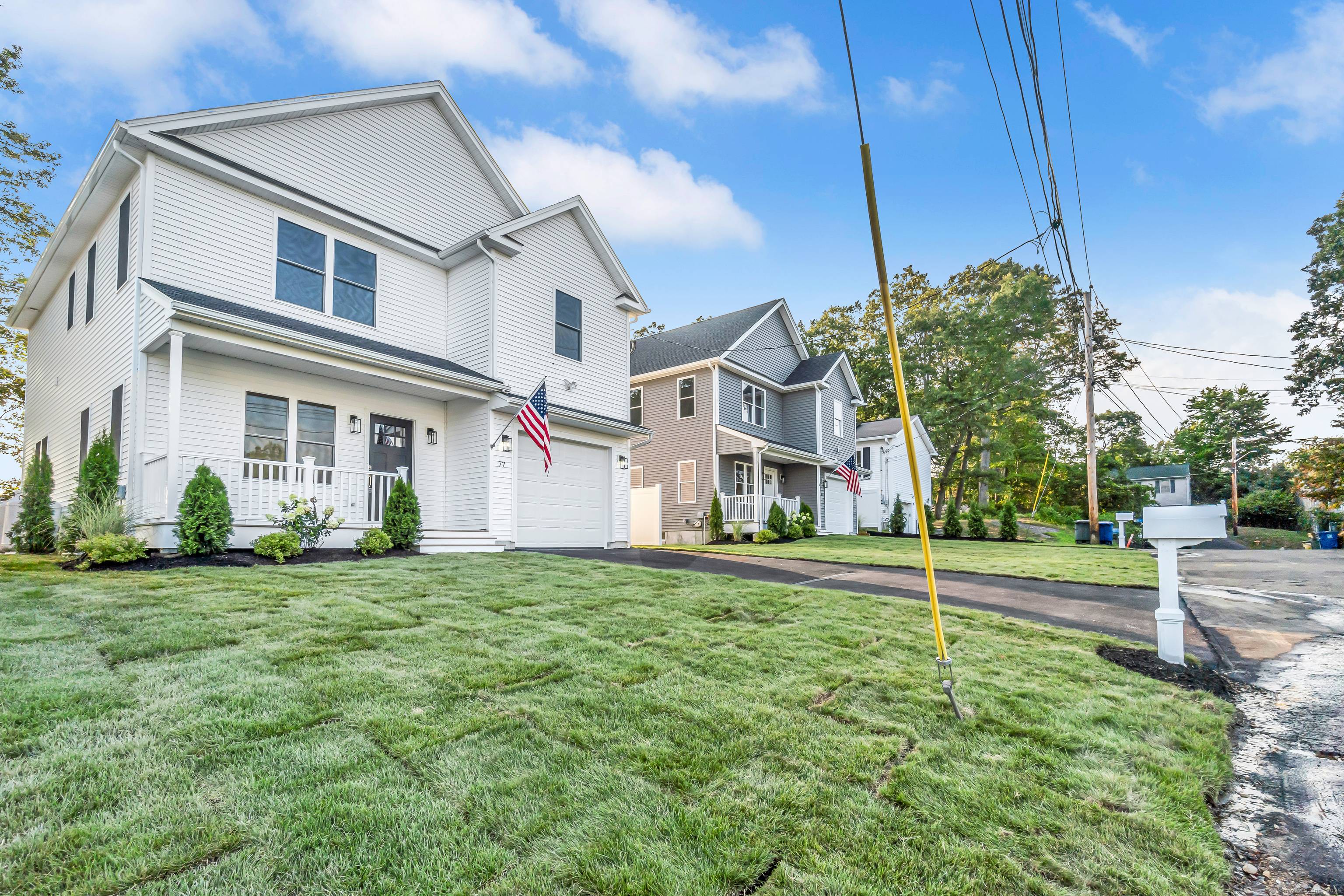 Welcome to luxury living in one of the most desirable and quiet neighborhoods in the upper North End near the Bridgeport Trumbull line.