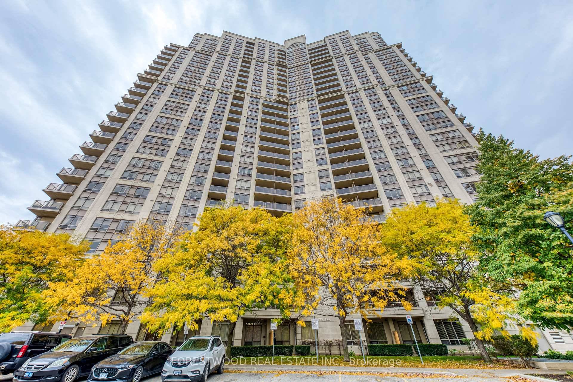 DON'T MISS THIS BEAUTY ! Breathtaking view overlooking the ravine.