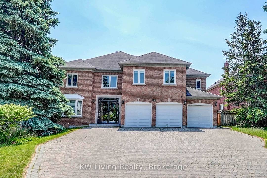 Experience the epitome of luxury living w this stunning 6 1 bedroom home situated on a 3 car garage 70x147 lot.