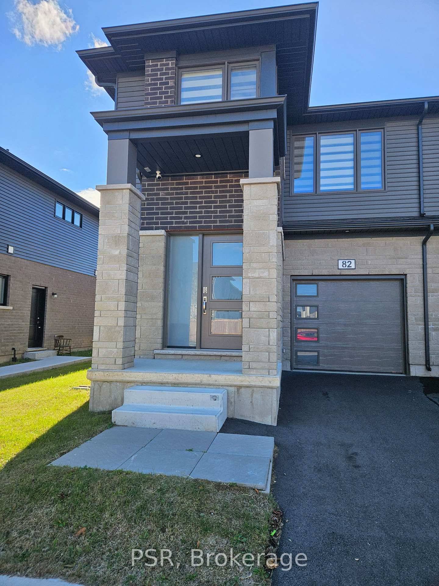 Beautiful Semi Detached corner home located in the the Fonthill Community.