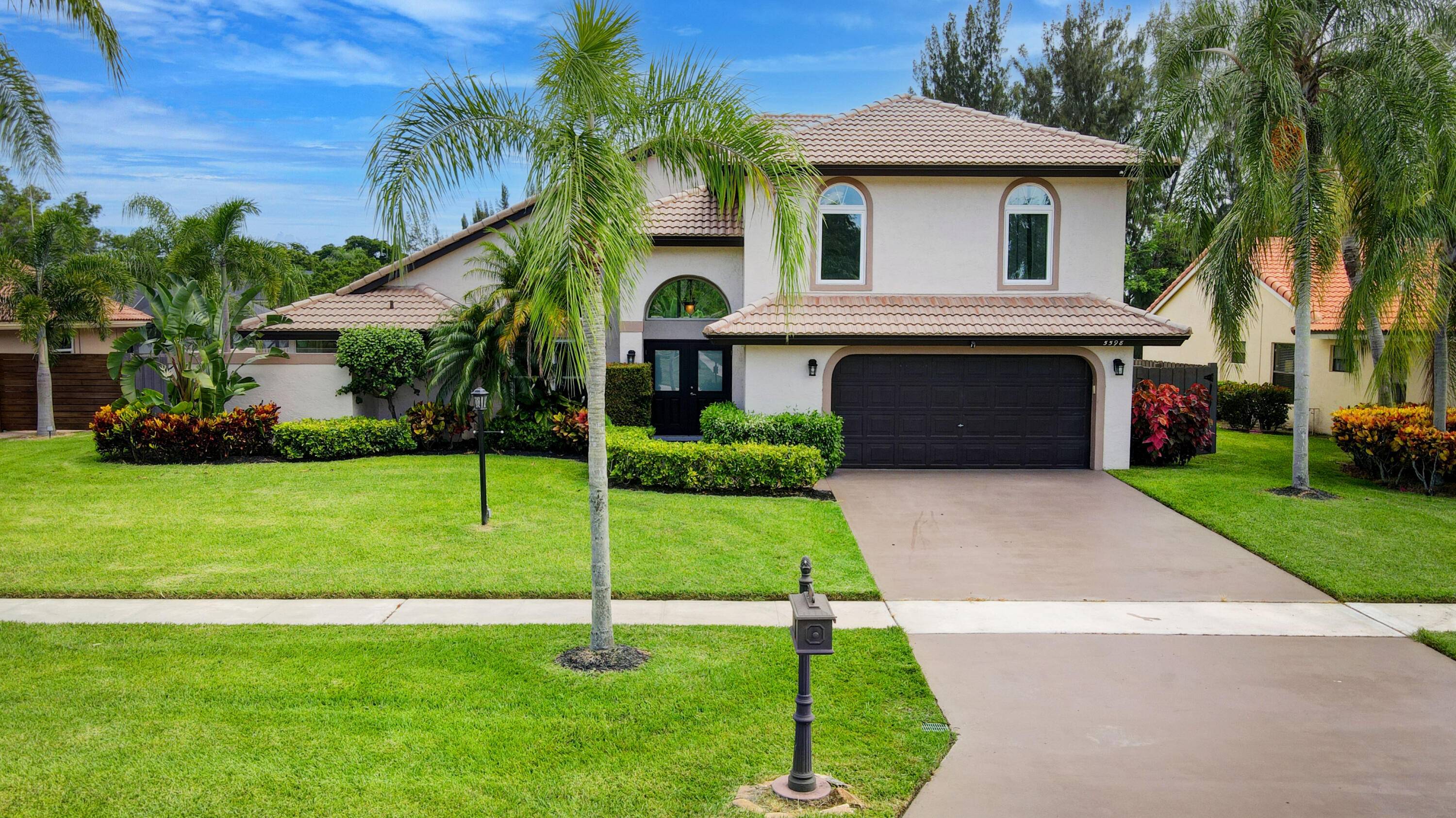 FURNISHED SEASONAL RENTAL ASPEN RIDGE COMMUNITYSpacious 4BR 3.