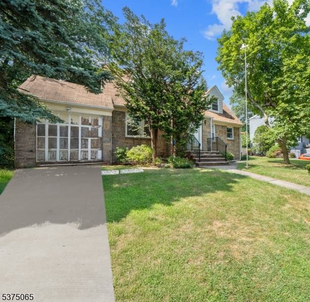 Welcome to 90 Ardmore Ave a charming expanded Cape Cod situated on one of the largest lots in the neighborhood !
