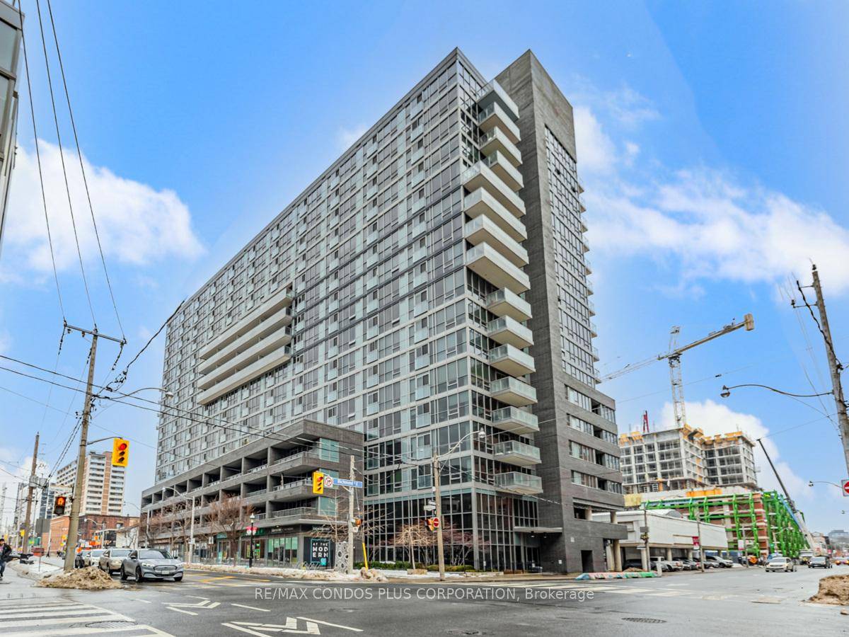 The Modern Condominums Spacious, Open Concept 1 Bedroom Plus Den With 1 1 2 Baths And spectacular Downtown Views.