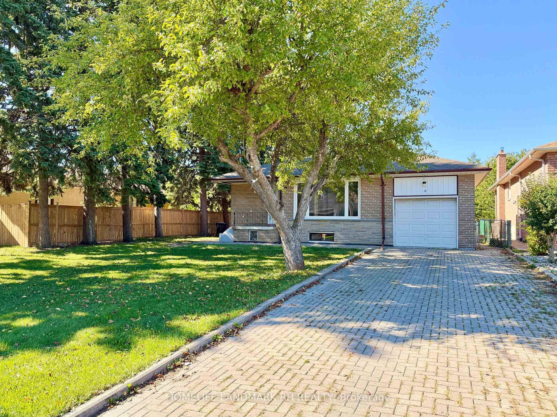 Backing onto Park High Demand Location w 60' x 175' Big Lot.