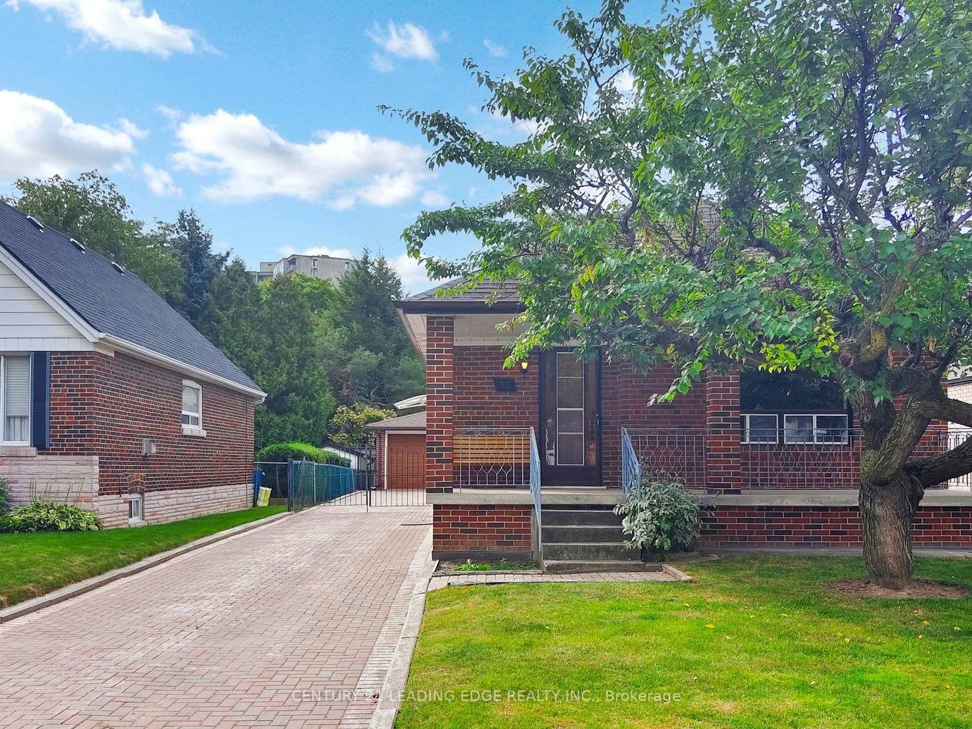 Welcome to 33 Monarchdale Ave a gem in the heart of North York !