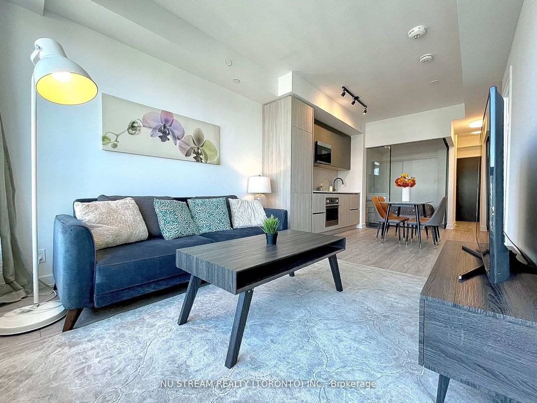 Immerse yourself in a lifestyle of luxury, style and comfort.