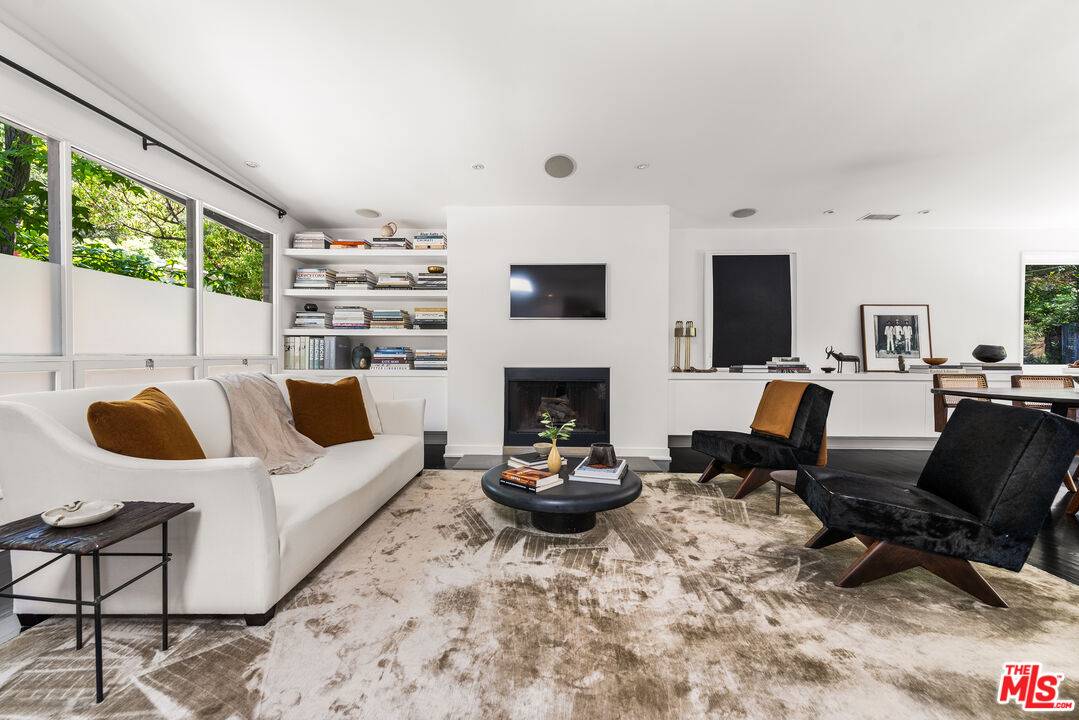 9648   Yoakum Dr 2BR Beverly Hills Post Office | B.H.P.O. La