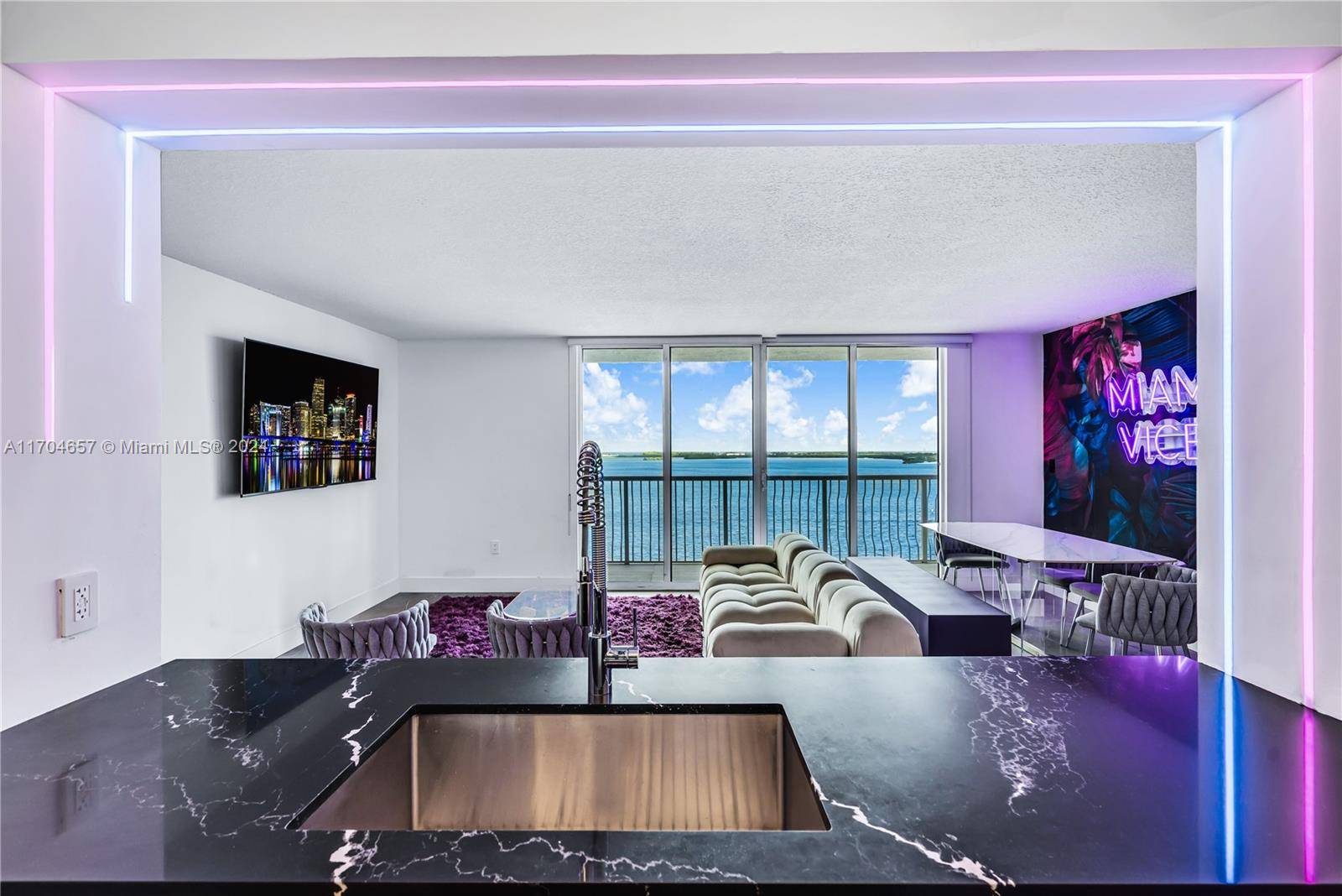 MIAMI VICE. Heart of Brickell.