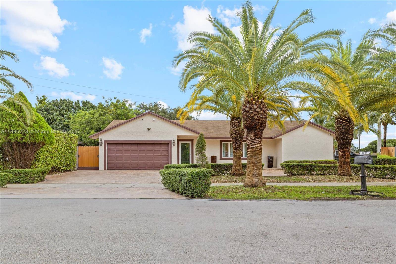 Beautiful home located in the sought after area of Homestead, featuring 4 bedrooms 1 den and 2 bathrooms.