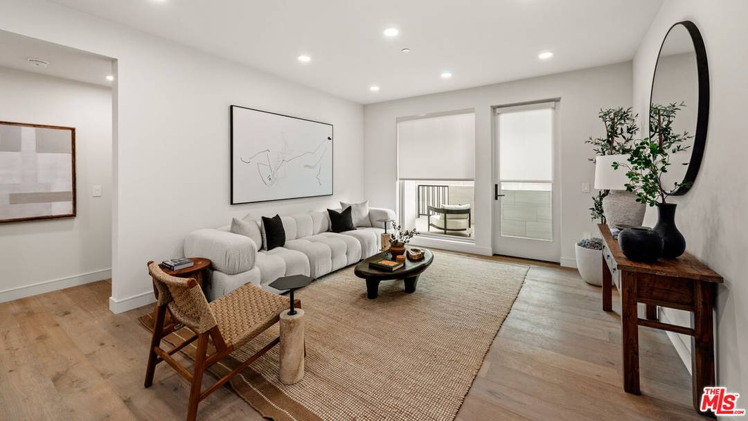 505  S Barrington Ave 3BR Brentwood La