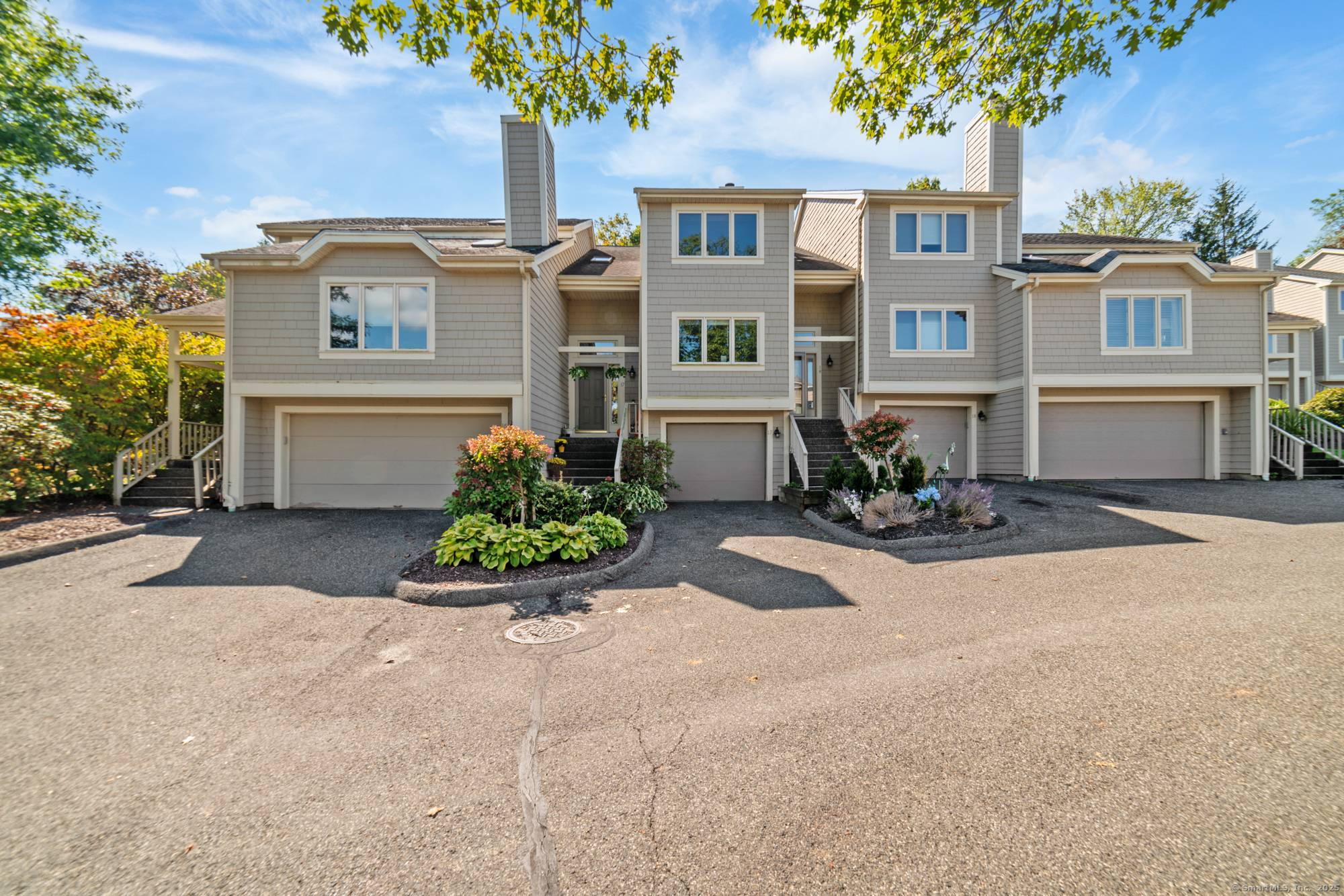 Welcome to 11 Boulevard Drive in beautiful Lake Place.