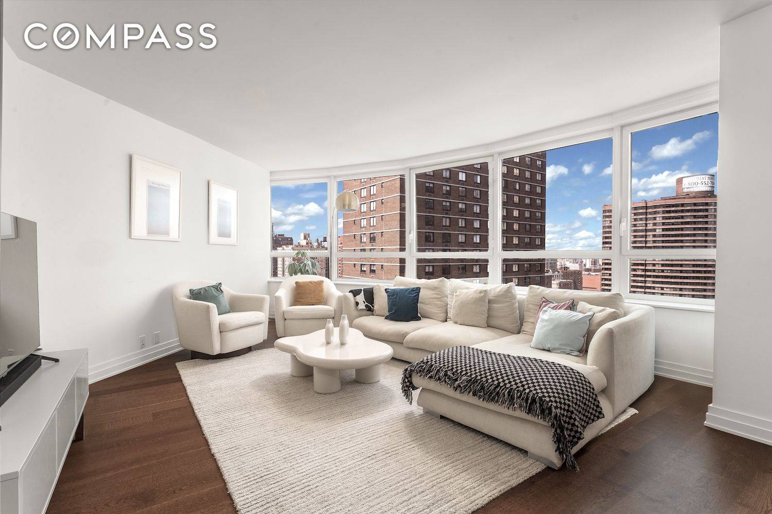 Tucked into the picturesque streets of Carnegie Hill, Residence 2015 at Carnegie Park Condominium offers an elegant, easygoing lifestyle in one of Manhattan s most beloved neighborhoods.