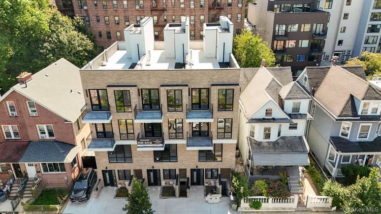 310 Fenimore Street, Brooklyn, NY Modern Second Floor Townhouse in Prospect Lefferts Gardens Overview Welcome to 310 Fenimore Street a striking, newly constructed Second Floor townhouse in the heart of ...