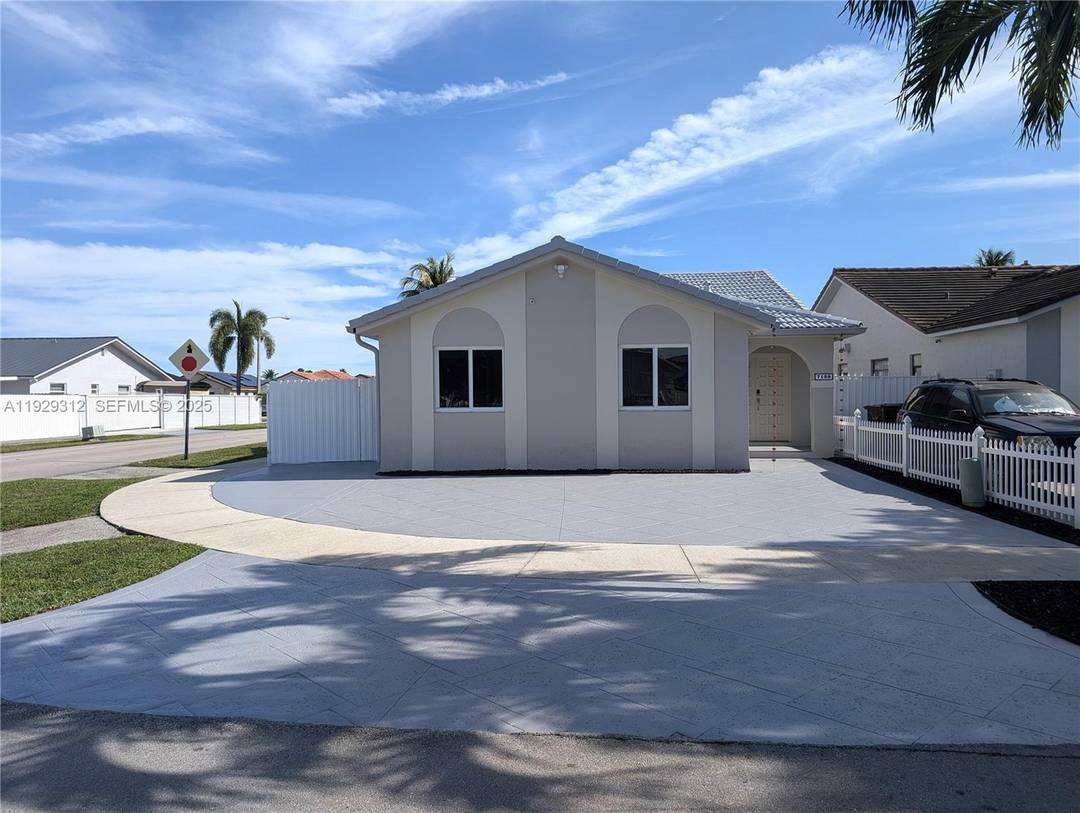 Welcome to Your Dream Home in West Hialeah !