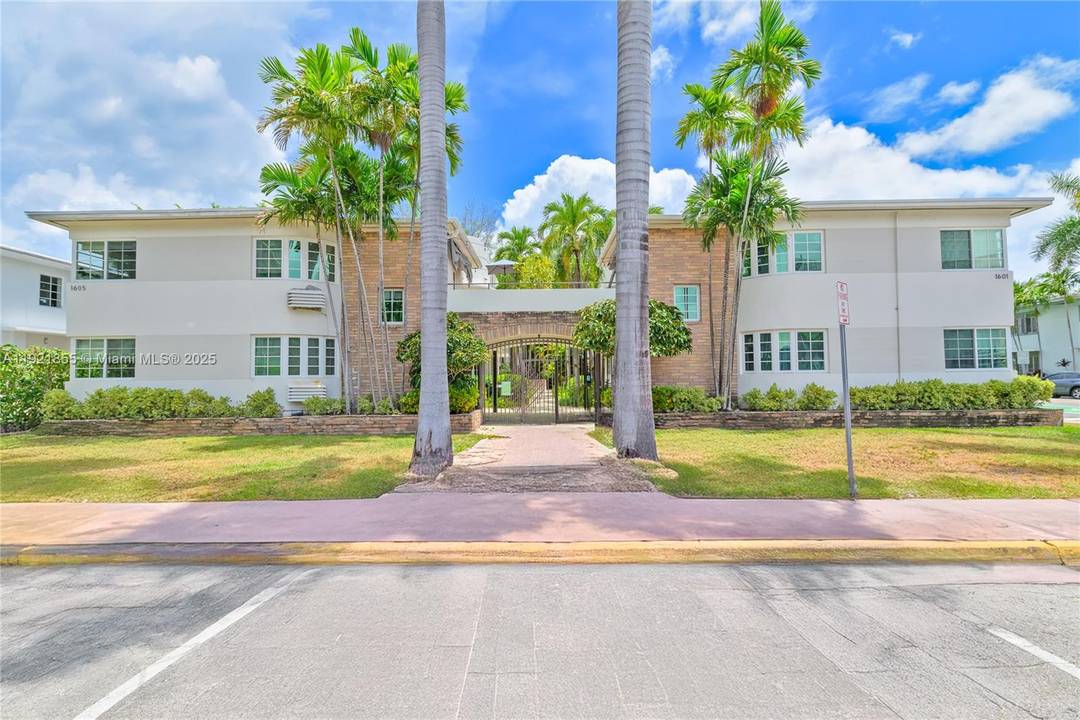 Discover classic Miami Beach charm in this spacious 1BR 1BA 746 sq ft condo nestled in a charming Art Deco building just 1 block from Lincoln Road Mall.