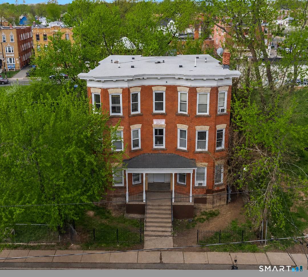 Exceptional opportunity to acquire a cash flowing 6 unit multifamily located just minutes from Downtown Hartford.