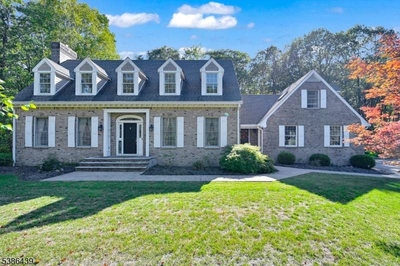 Elegant Colonial On 4 Private Acres !