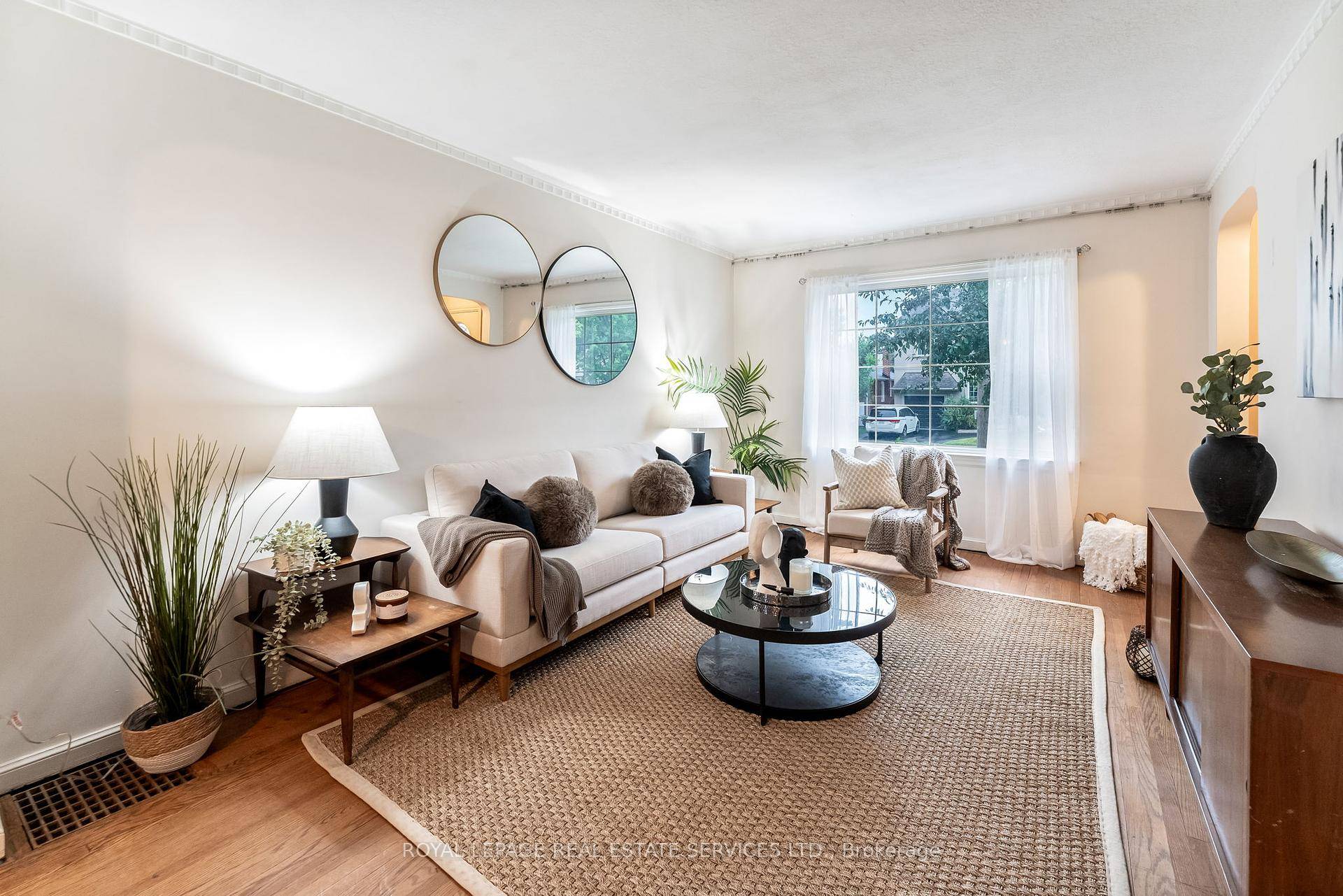 Welcome to this sweet 2 1 bedroom, 2 full bath bungalow nestled in the highly sought after Stonegate neighbourhood.