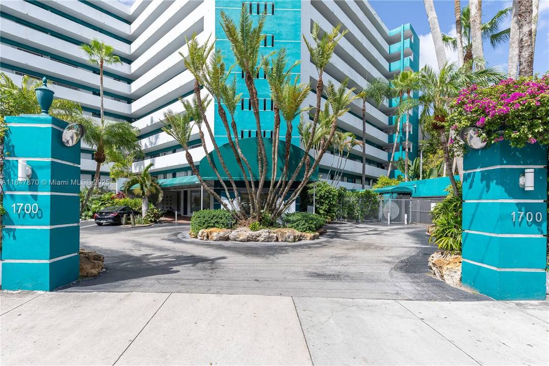 Live the Miami lifestyle in this beautiful 2 bedroom, 2 bath condo located directly on the Miami River.