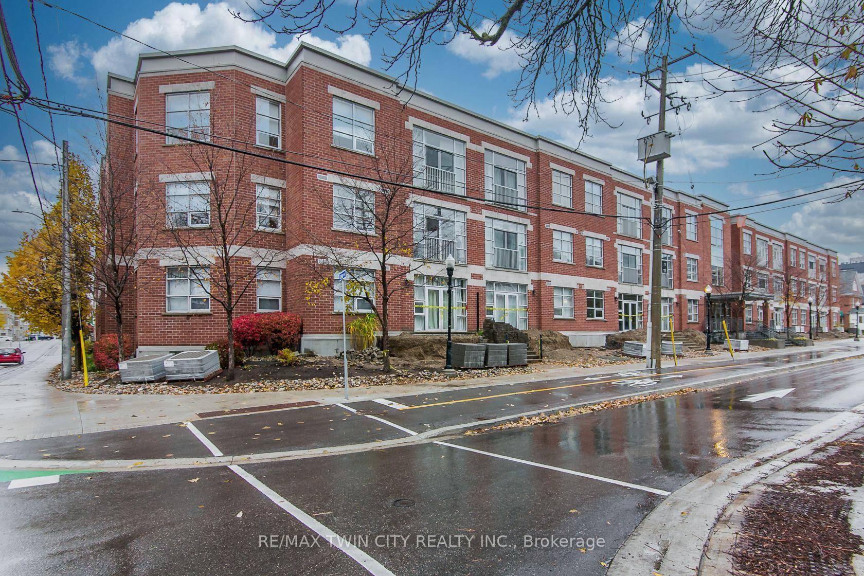 Step into this bright and spacious 1 bedroom, 1 4pc bathroom condo perfectly located in the vibrant core of downtown Kitchener.