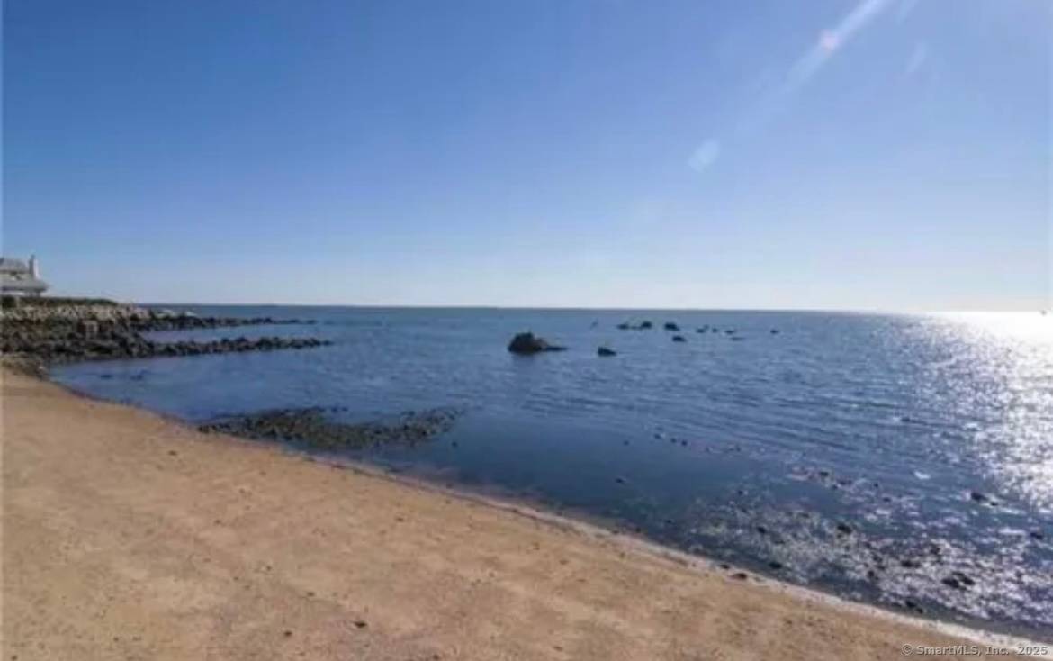 BEACHFRONT Beautifully renovated Furnished luxury waterfront monthly rental for annually 10, 000 or winter for 5900 a month 9 30 25 to 5 15 26 some flexibility with dates.