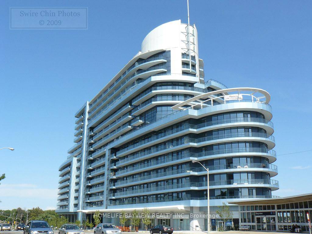 Luxurious Arc Building By Daniels.