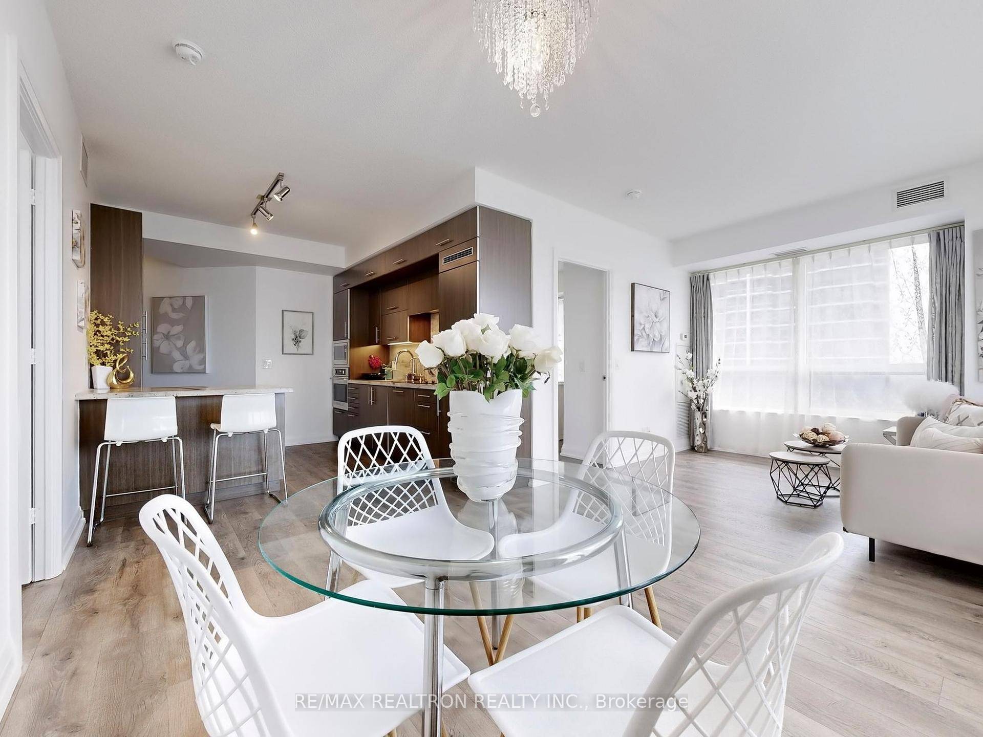 Luxury, beautiful SE corner unit in the most prestigious Tridel built Hullmark Centre in North York.