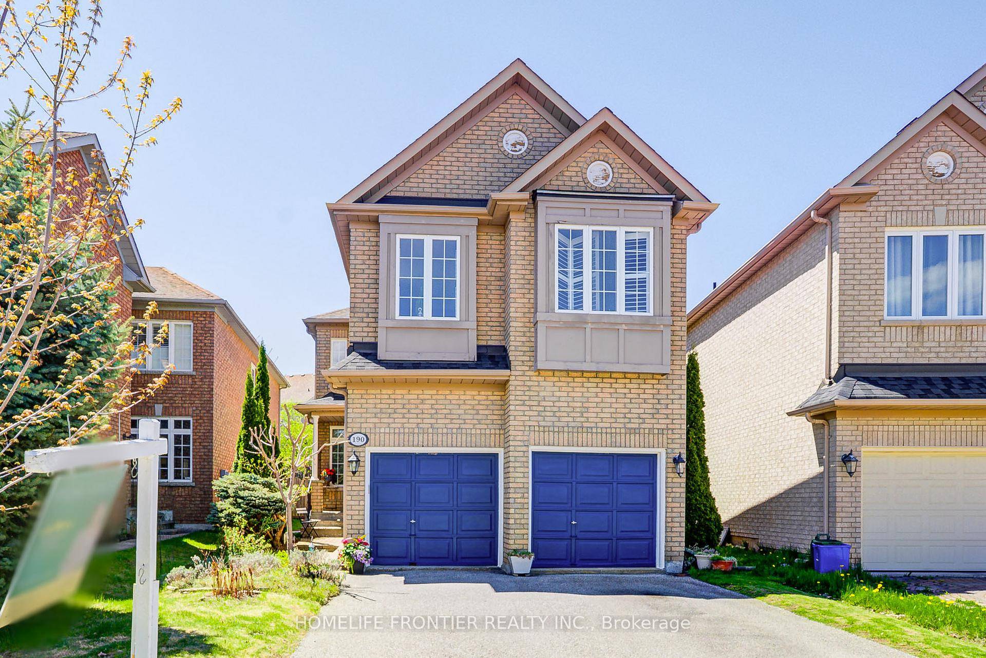 Gorgeous Home in Highly Coveted Richmond Hill !