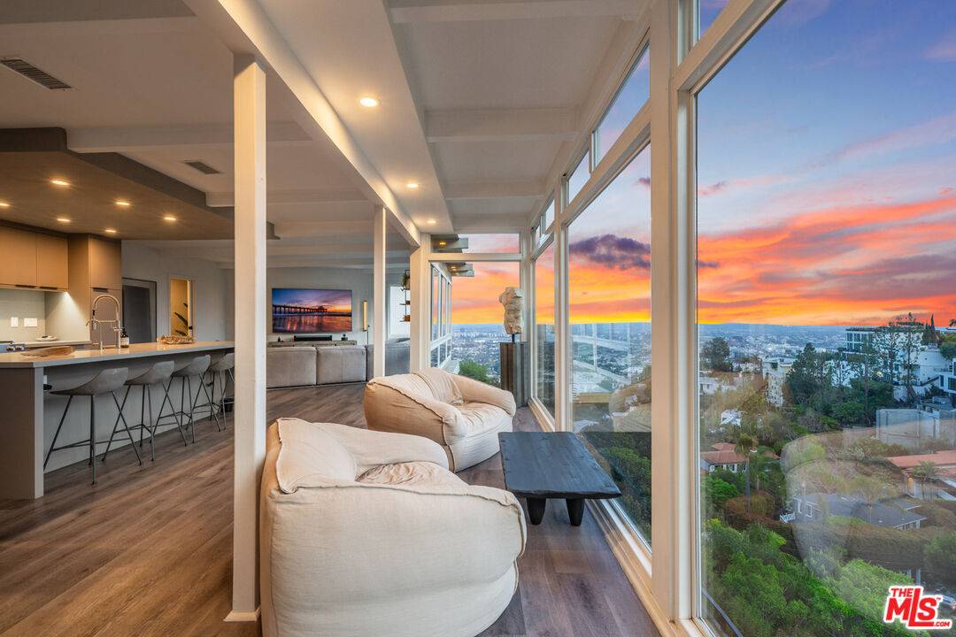 8460   Franklin Ave 2.0 Sunset Strip LA